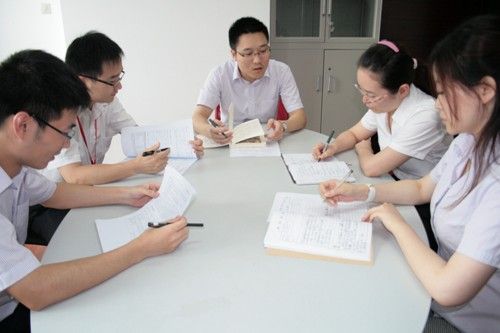公司開展“內(nèi)控與風(fēng)險管理大討論”活動