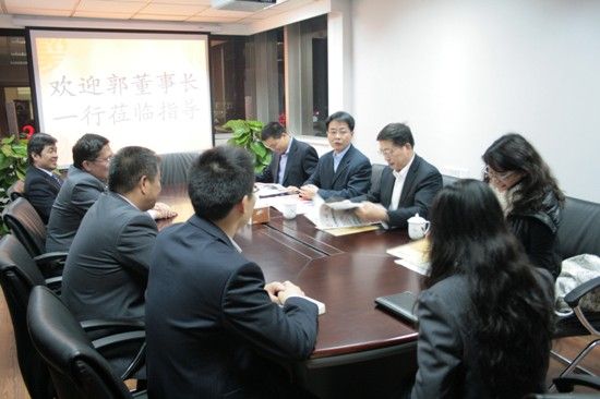 省信用再擔(dān)保有限公司郭輝董事長(zhǎng)一行蒞臨我司視察工作(圖1) 省信用再擔(dān)保有限公司郭輝董事長(zhǎng)一行蒞臨我司視察工作