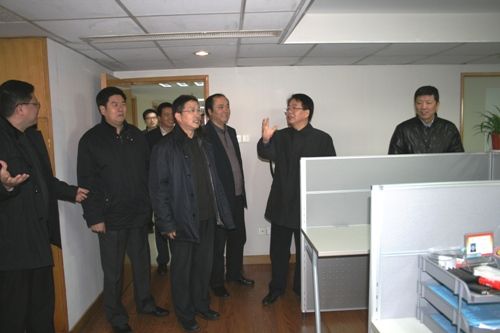 省再擔保公司領(lǐng)導(dǎo)來公司慰問