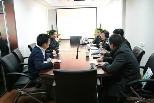 民生銀行有關(guān)負(fù)責(zé)人到公司考察交流(圖1) 民生銀行有關(guān)負(fù)責(zé)人到公司考察交流