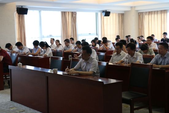 公司參加“三嚴三實”專題黨課學習(圖2) 公司參加“三嚴三實”專題黨課學習(圖2)