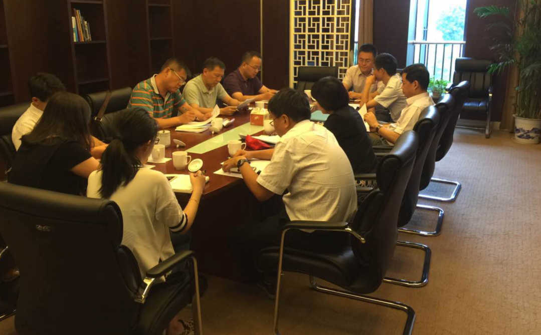 公司領(lǐng)導(dǎo)參加“江北新區(qū)知識產(chǎn)權(quán)批量融資樣板工程”座談(圖1) 公司領(lǐng)導(dǎo)參加“江北新區(qū)知識產(chǎn)權(quán)批量融資樣板工程”座談(圖1)