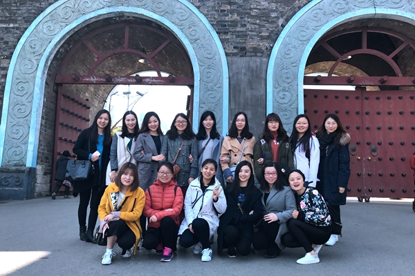 省擔(dān)保公司組織開展“三八”婦女節(jié)踏春活動(dòng)(圖1) IMG_7313_副本.jpg