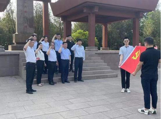 公司第五黨支部開展“黨員履諾葆先進(jìn) 支部踐諾促發(fā)展”主題黨日活動(dòng)(圖2) 16.png