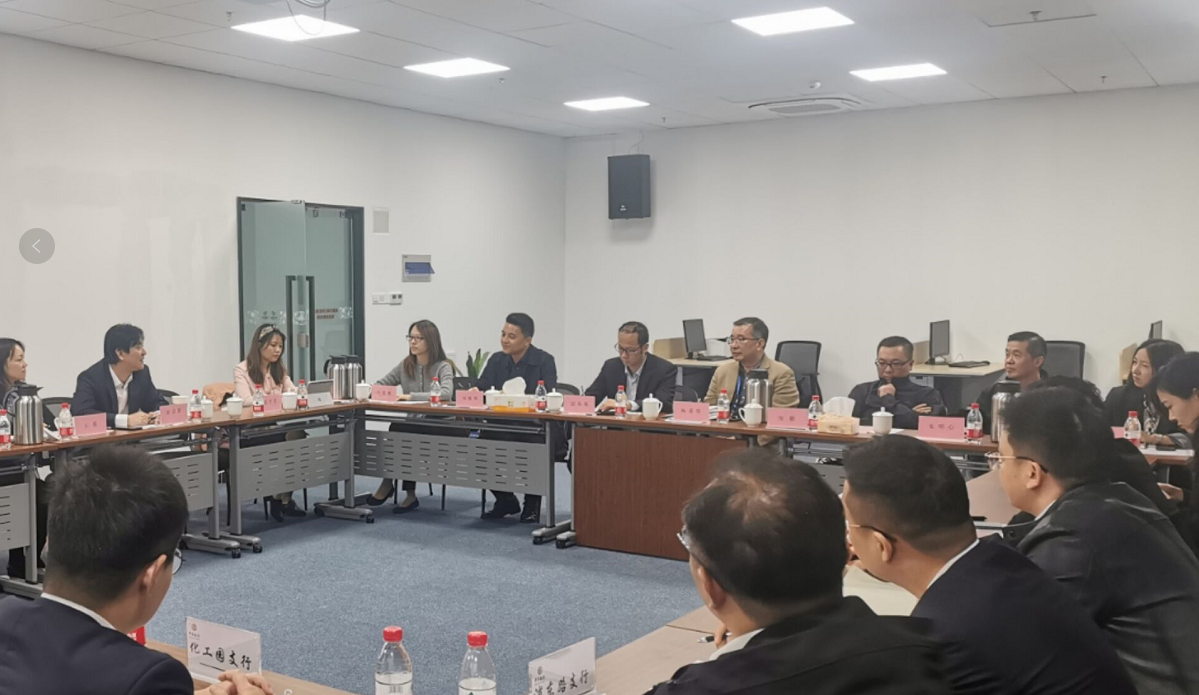 公司領(lǐng)導(dǎo)率隊(duì)赴江北新區(qū)洽談“園區(qū)?！焙献?圖1)