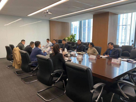 公司領(lǐng)導(dǎo)與瀚華擔(dān)保進(jìn)行保函業(yè)務(wù)交流(圖1)