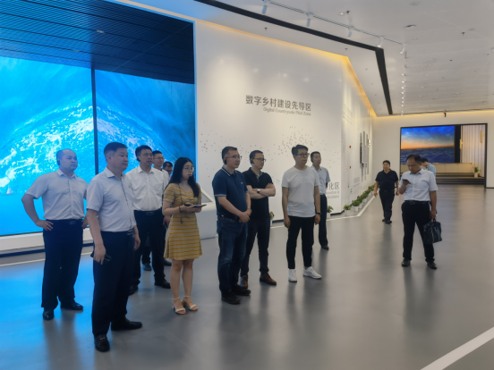 公司領(lǐng)導赴濱海、鹽城經(jīng)濟開發(fā)區(qū)調(diào)研(圖2)